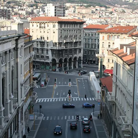 Piazza Goldoni 3* Triëst