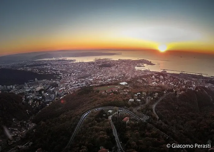 Piazza Goldoni Bed & Breakfast Terst