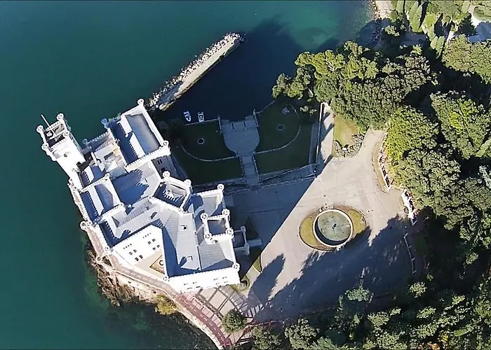 Bed and breakfast Piazza Goldoni 3*